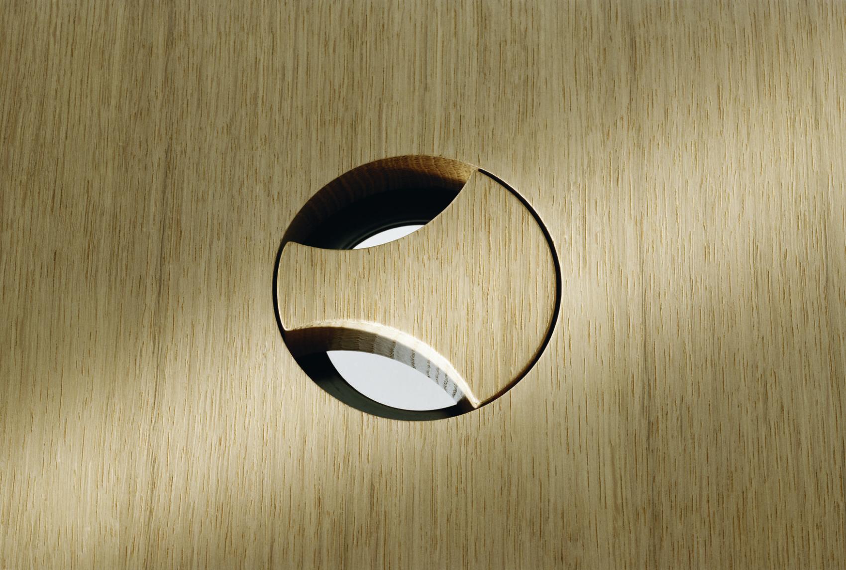 LOGON TABLES by Wilkhahn 013